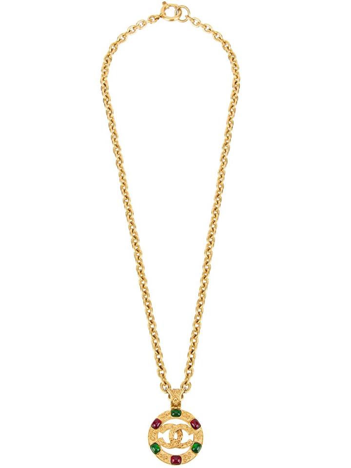 Chanel Vintage Cc Logo Medallion Pendant Necklace - Metallic