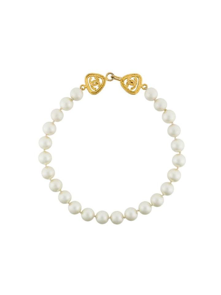 Chanel Pre-owned Logo Pearl Necklace - White
