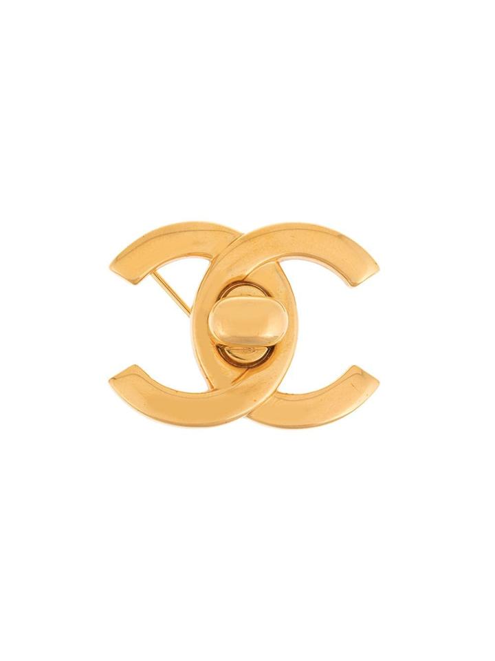 Chanel Vintage Cc Turnlock Brooch - Metallic