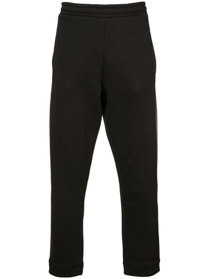 032c - Black