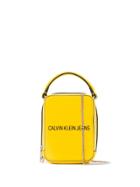 Ck Calvin Klein Chunky Chain Hanging Tote - Yellow