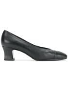 Fendi Vintage Logo Pumps - Black