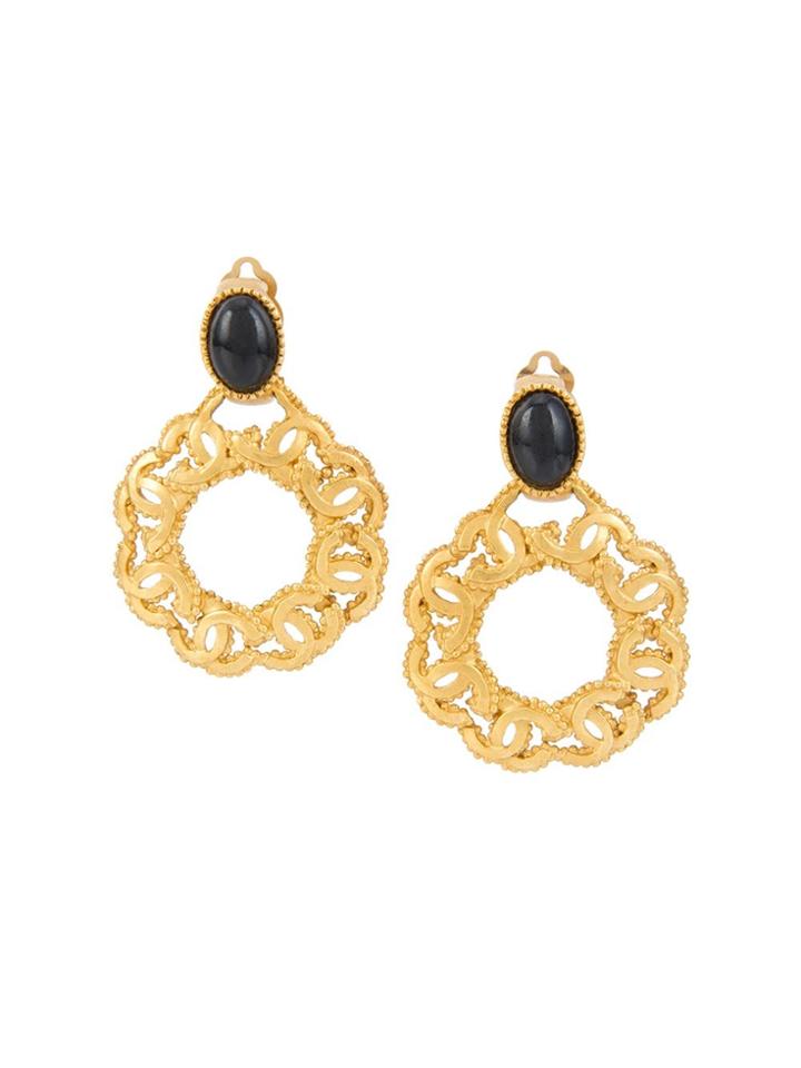 Chanel Vintage Cc Logo Hoop Clip-on Earrings - Metallic