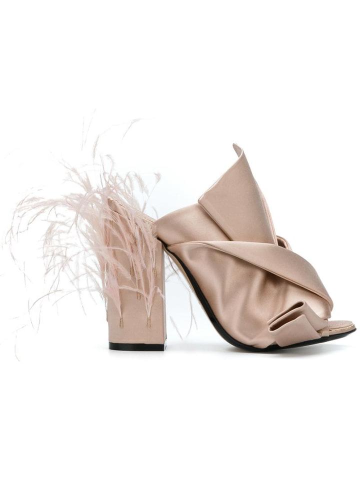 Nº21 - Neutrals