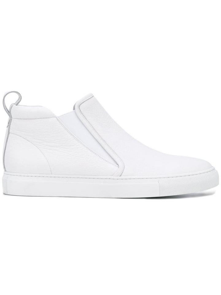 Aiezen - White