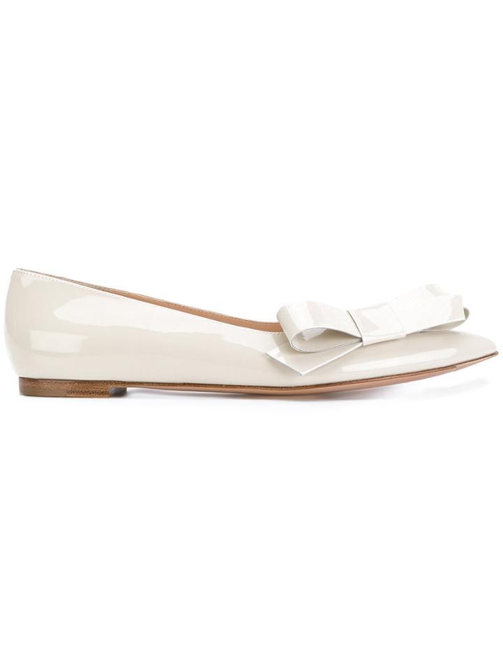 Gianvito Rossi Bow Detail Pointed Pumps - Nude & Neutrals