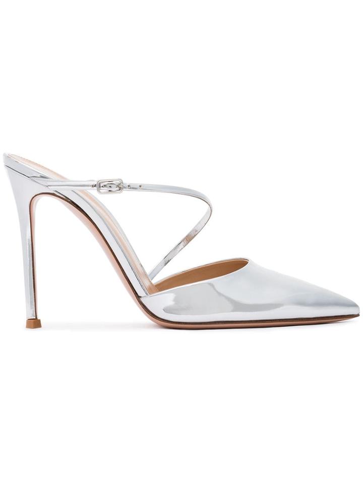 Gianvito Rossi Manhattan 105 Point Toe Pumps - Nude & Neutrals