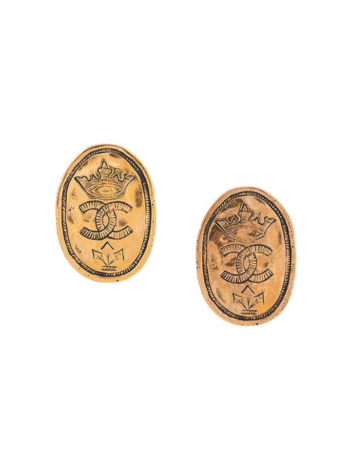 Chanel Vintage Oval Crown Cc Earrings - Metallic