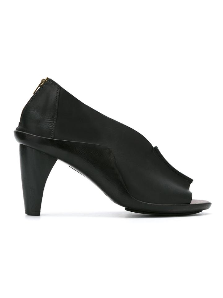 Mara Mac Curved Heel Pumps - Black
