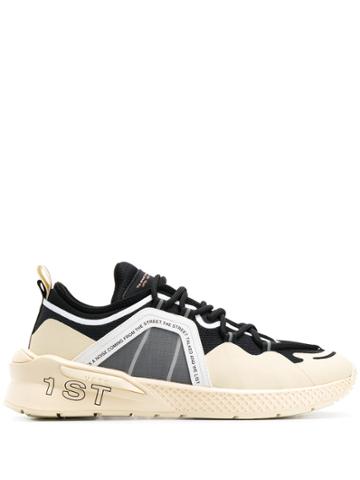 Vfts 1st Treck Low-top Sneakers - Black