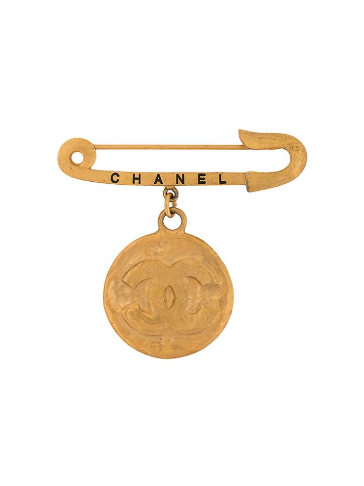Chanel Vintage Round Cc Pin Brooch - Metallic