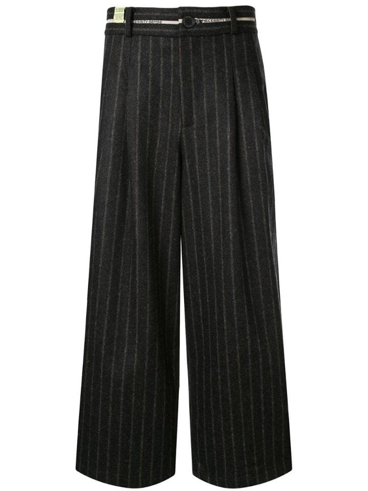 Necessity Sense Sail Pleated Cropped Trousers - Black