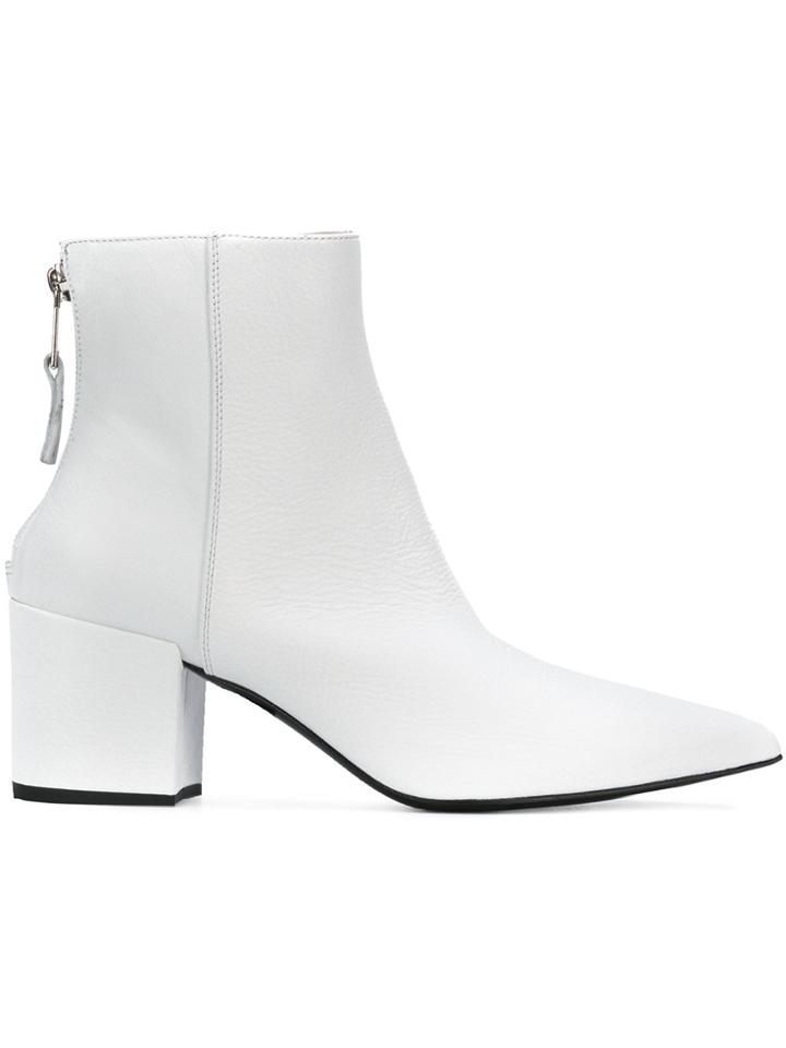 Strategia Pointed Toe Boots - White
