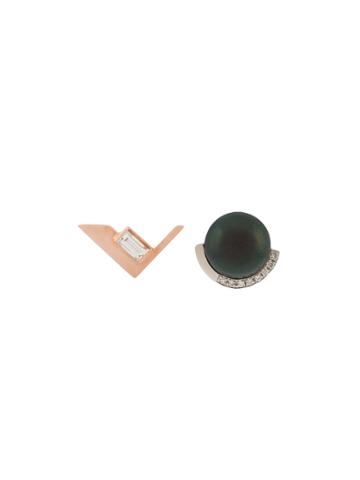 Kova Asymmetric Gold And Diamond Stud Earrings - Metallic