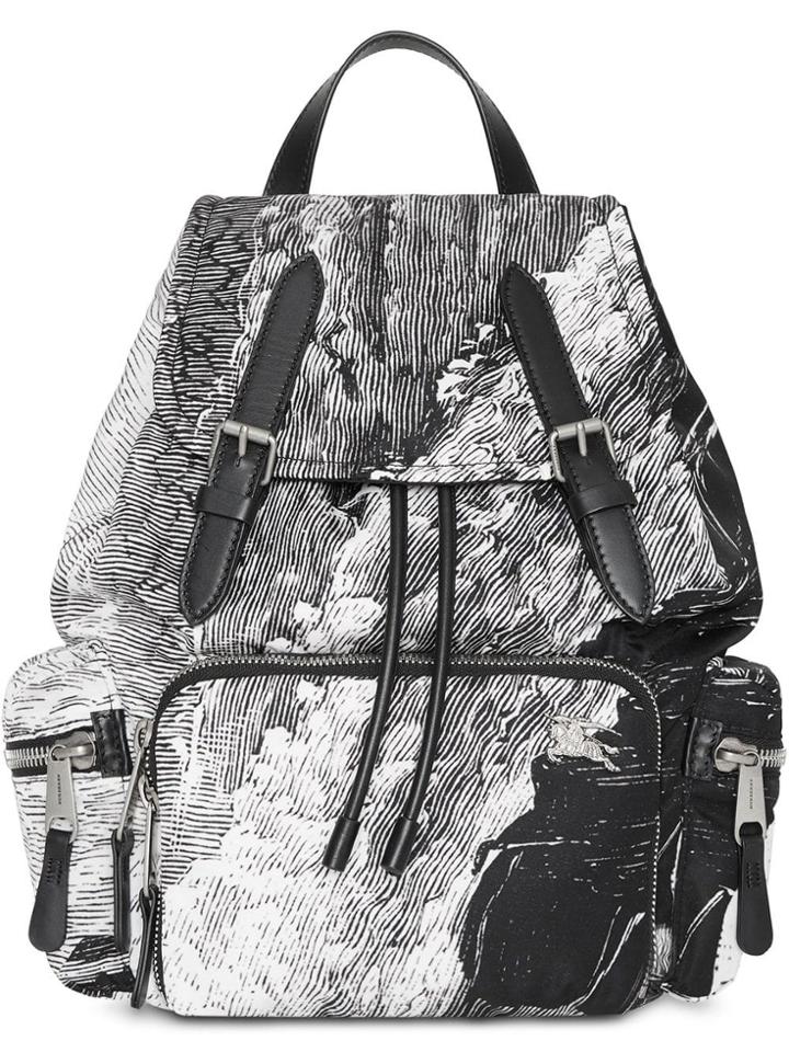 Burberry The Medium Rucksack In Dreamscape Print - Black