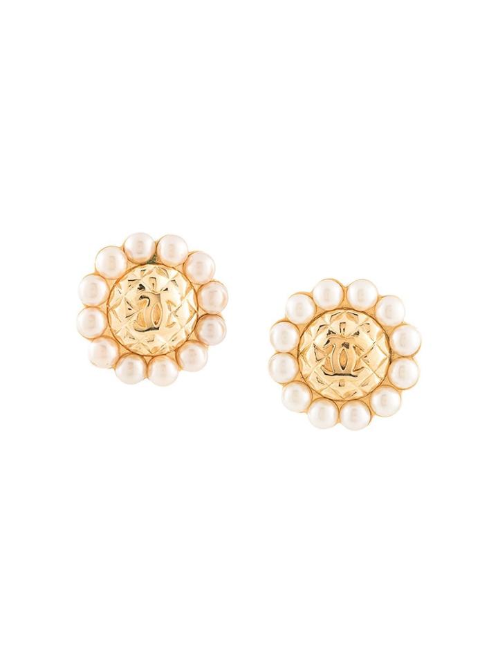 Chanel Vintage Edge Pearl Cc Earrings - Gold