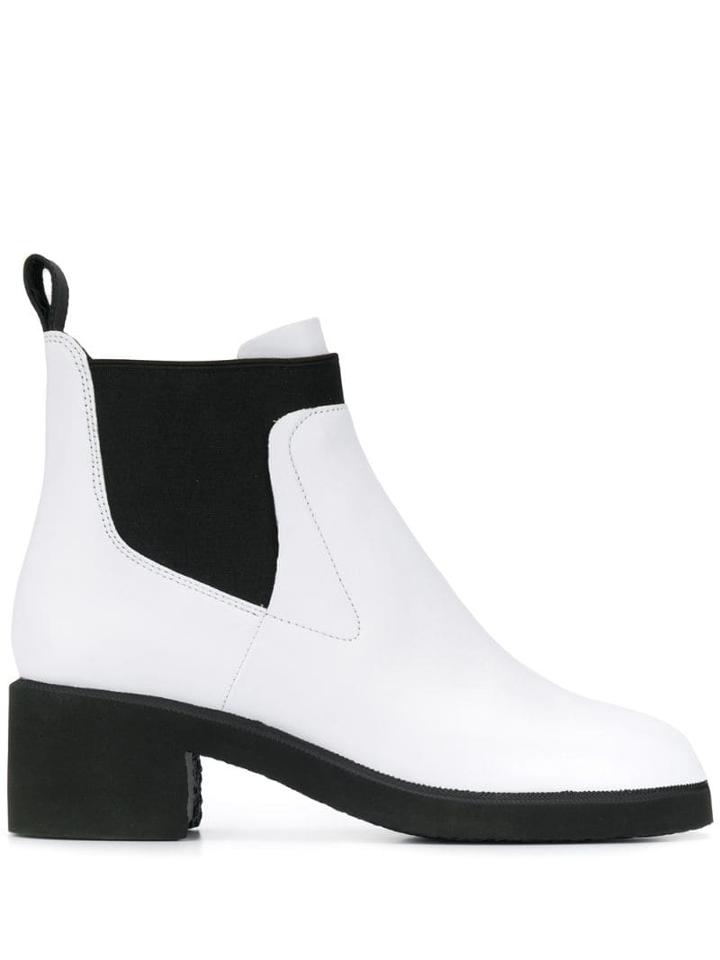 Camper - White