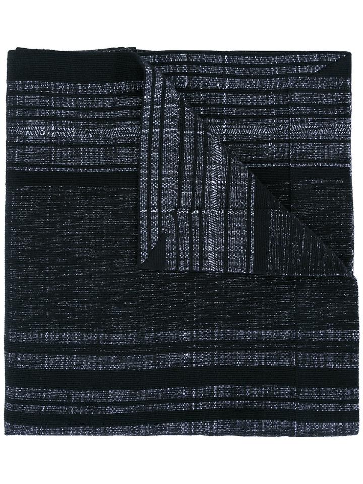 A New Cross Artisanal Shawl With Magnet Fastening - Black