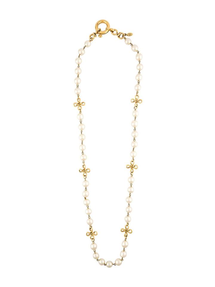 Chanel Vintage Faux Pearl Filigree Necklace - White