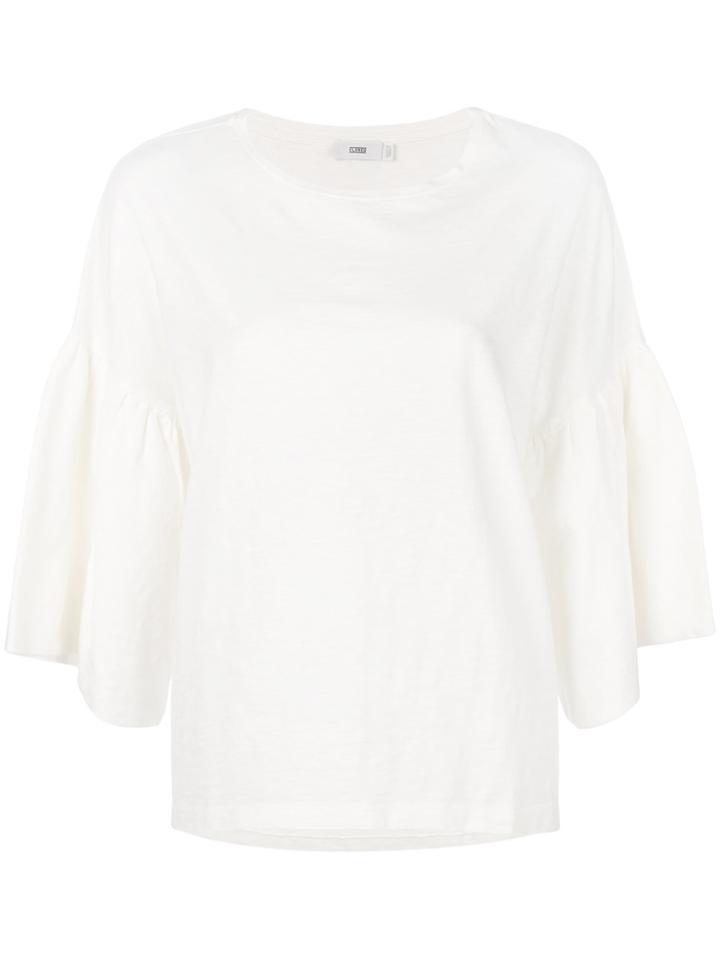 Closed Classic Fitted Top - White