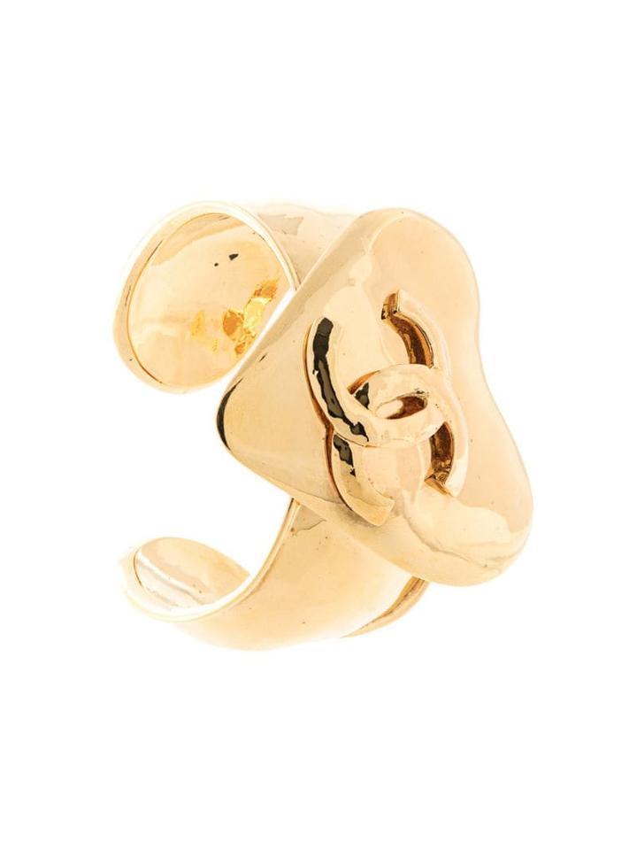 Chanel Pre-owned Cc Logos Heart Motif Bangle - Gold