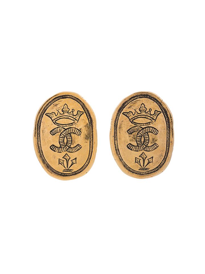 Chanel Vintage Cc Crown Crest Oval Earrings - Metallic