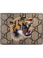 Gucci Tiger Print Gg Supreme Wallet - Neutrals