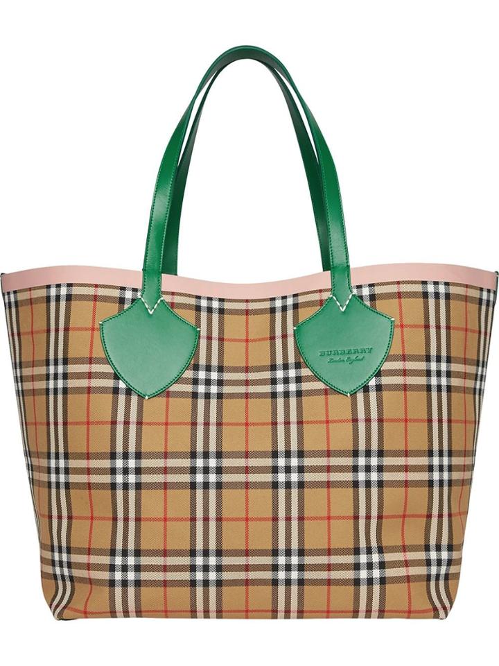 Burberry The Giant Reversible Tote In Vintage Check - Nude & Neutrals
