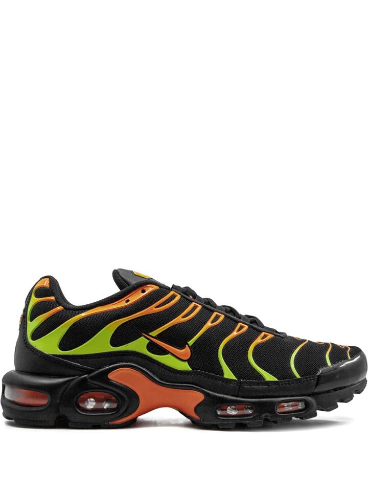 Nike Air Max Plus Low Top Sneakers - Black