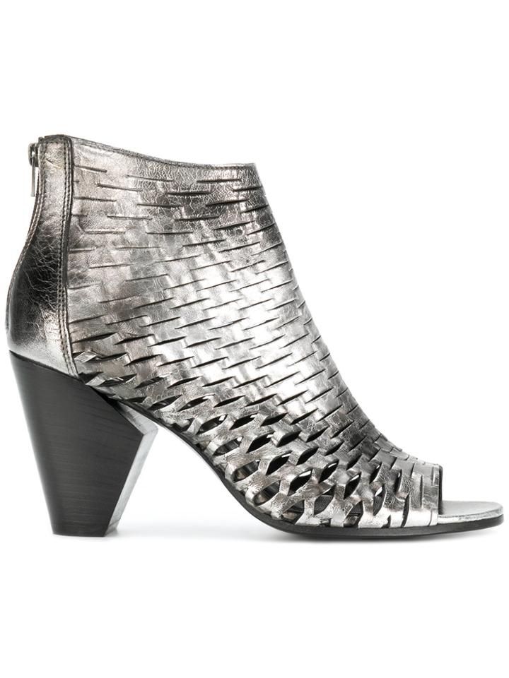 Strategia Perforated Sandals - Metallic