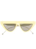 Fendi Eyewear Cat Eye Sunglasses - Yellow