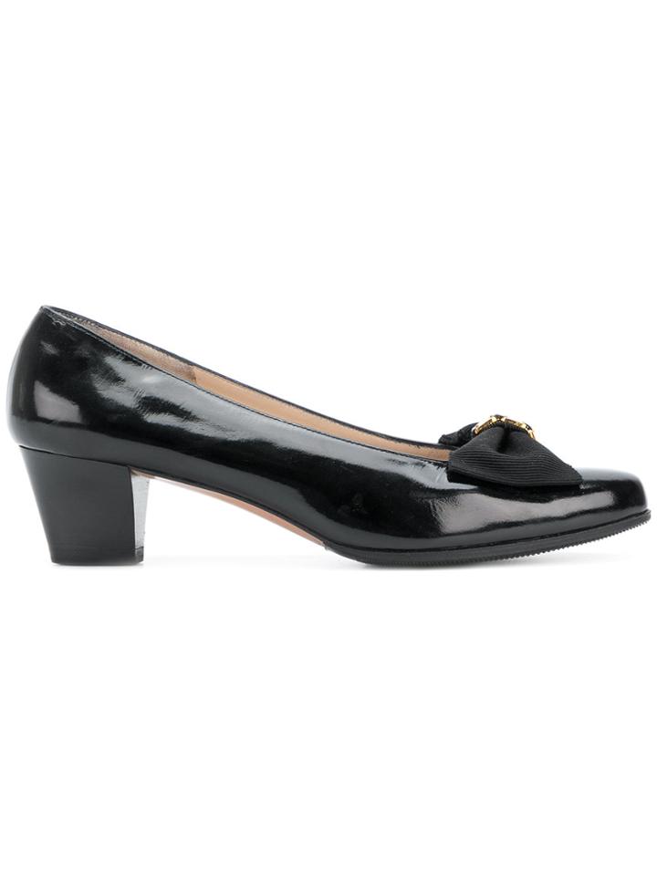 Salvatore Ferragamo Vintage Pointed Toe Pumps - Black