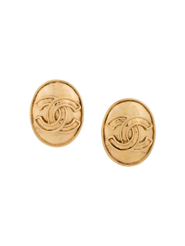 Chanel Vintage Cc Logo Oval Earrings - Metallic