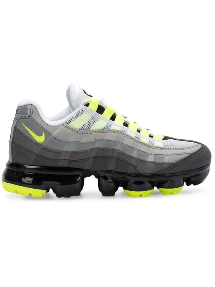 Nike Panelled Sneakers - Grey