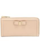 Salvatore Ferragamo Zipped Vara Wallet - Nude & Neutrals