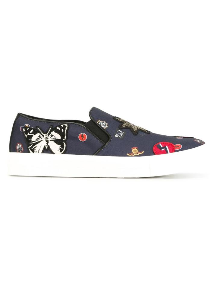 Alexander Mcqueen Badge Detailed Sneakers - Blue
