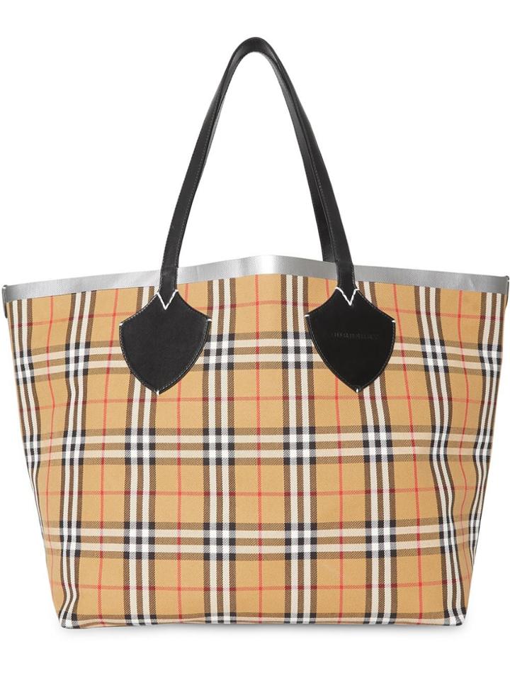 Burberry The Giant Reversible Tote In Vintage Check - Neutrals