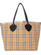 Burberry The Giant Reversible Tote In Vintage Check - Neutrals