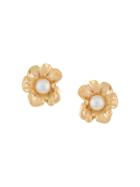 Meadowlark Medium Coral Pearl Earrings - Metallic
