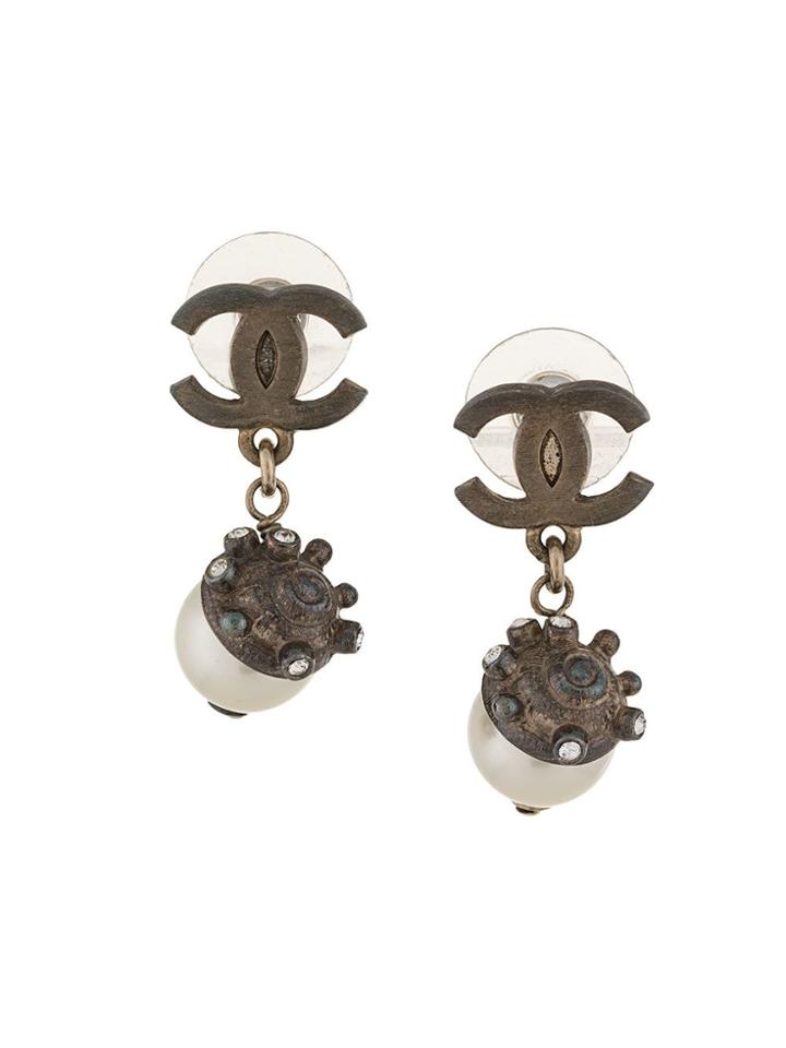 Chanel Vintage Cc Logos Imitation Pearl Earrings - Silver