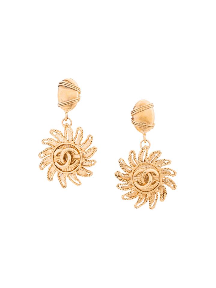 Chanel Vintage Cc Logo Fringe Earrings - Metallic