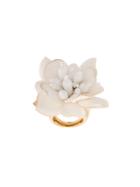 Oscar De La Renta Flower Field Ring - White
