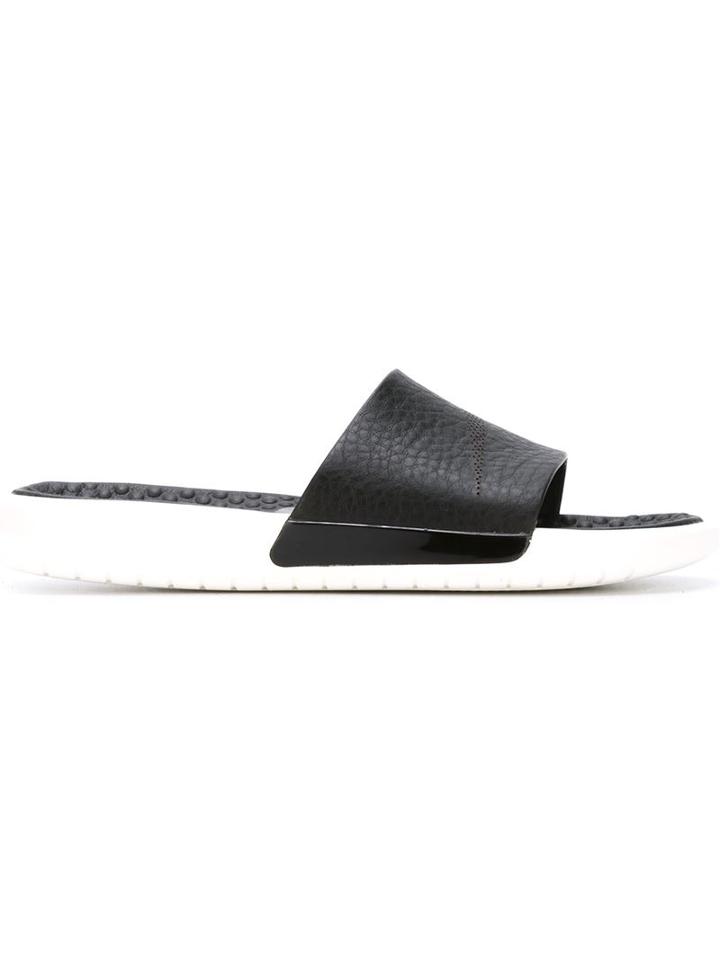 Nike 'benassi' Slides