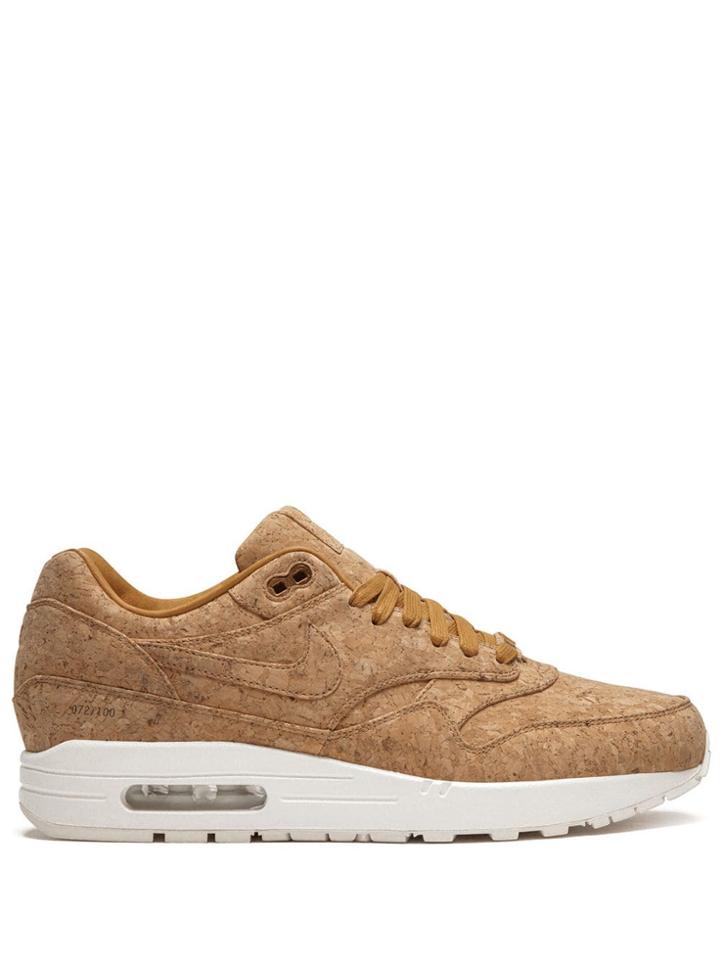 Nike Am-1 Premium Nyc Sneakers - Neutrals