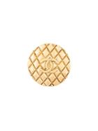 Chanel Pre-owned 1993 Diamond Quilted Medallion Brooch - Gold
