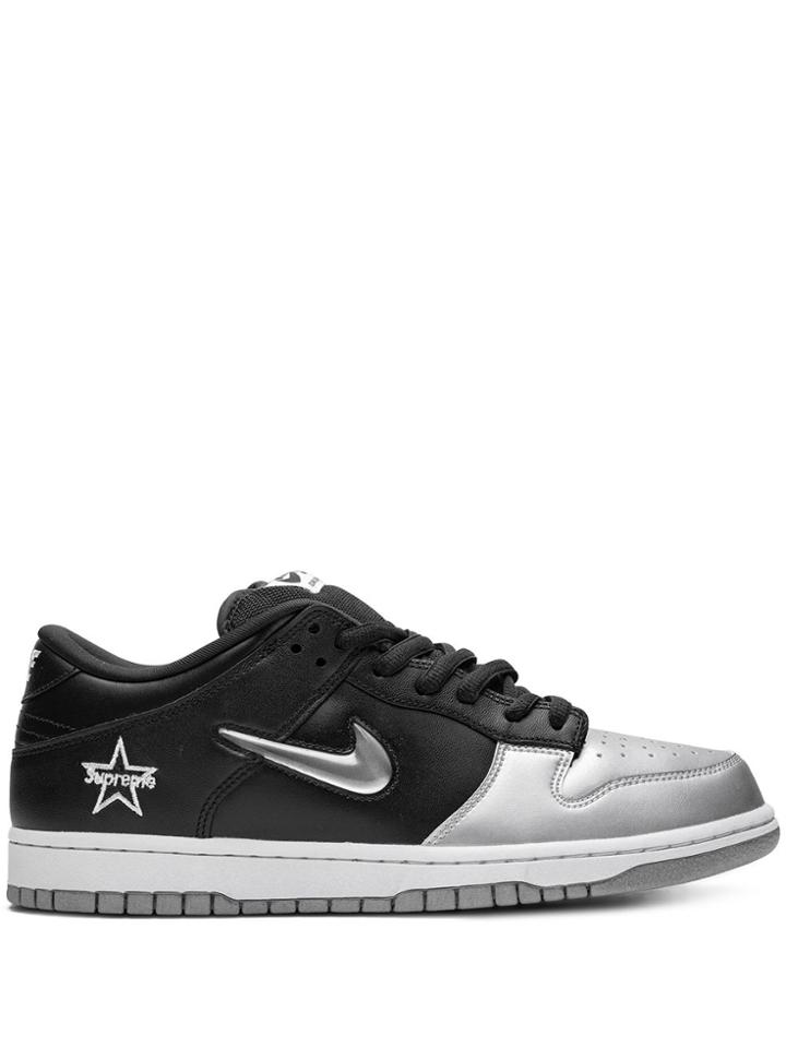 Nike Sb Dunk Low Sneakers - Silver