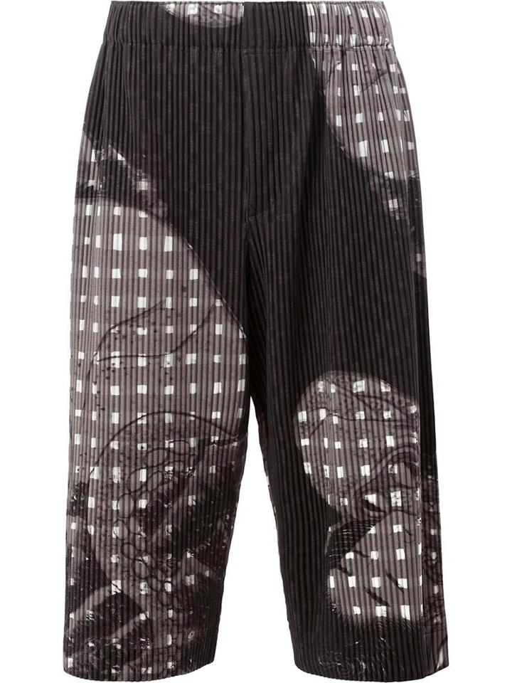 Homme Plissé Issey Miyake Elasticated Waistband Shorts, Men's, Size: 2, Grey, Polyester