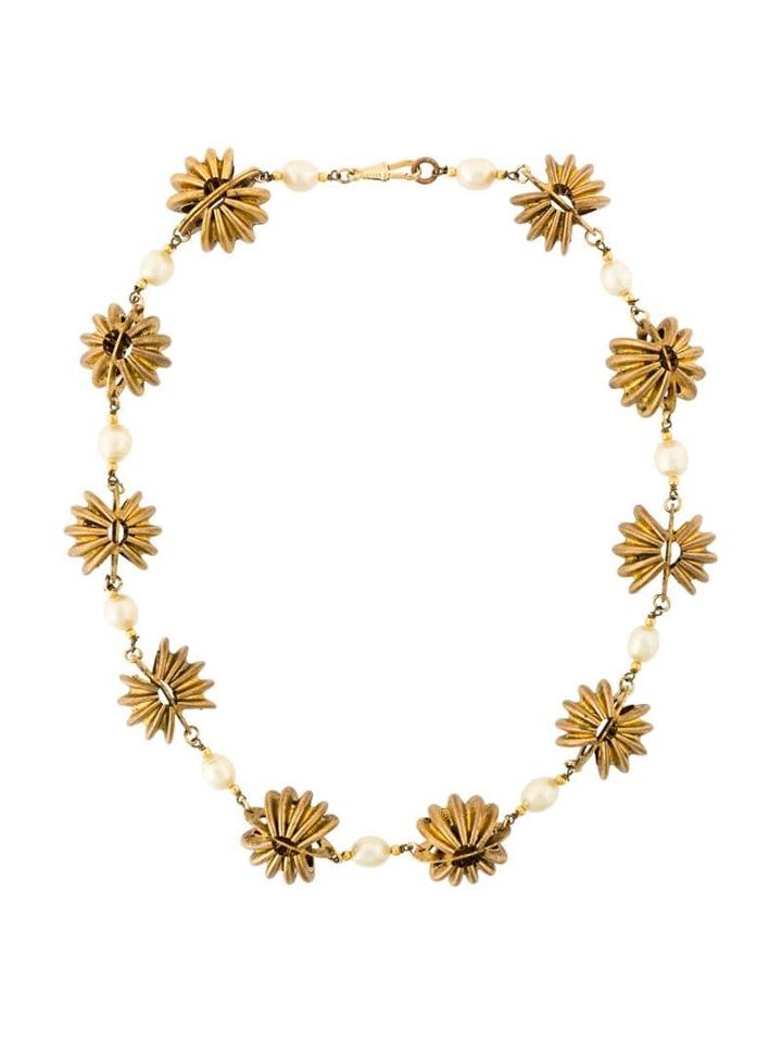 Chanel Pre-owned Baroque Pearl Embellished Necklace - Metallic
