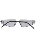 Fendi Eyewear Cat Eye Frame Sunglasses - Black