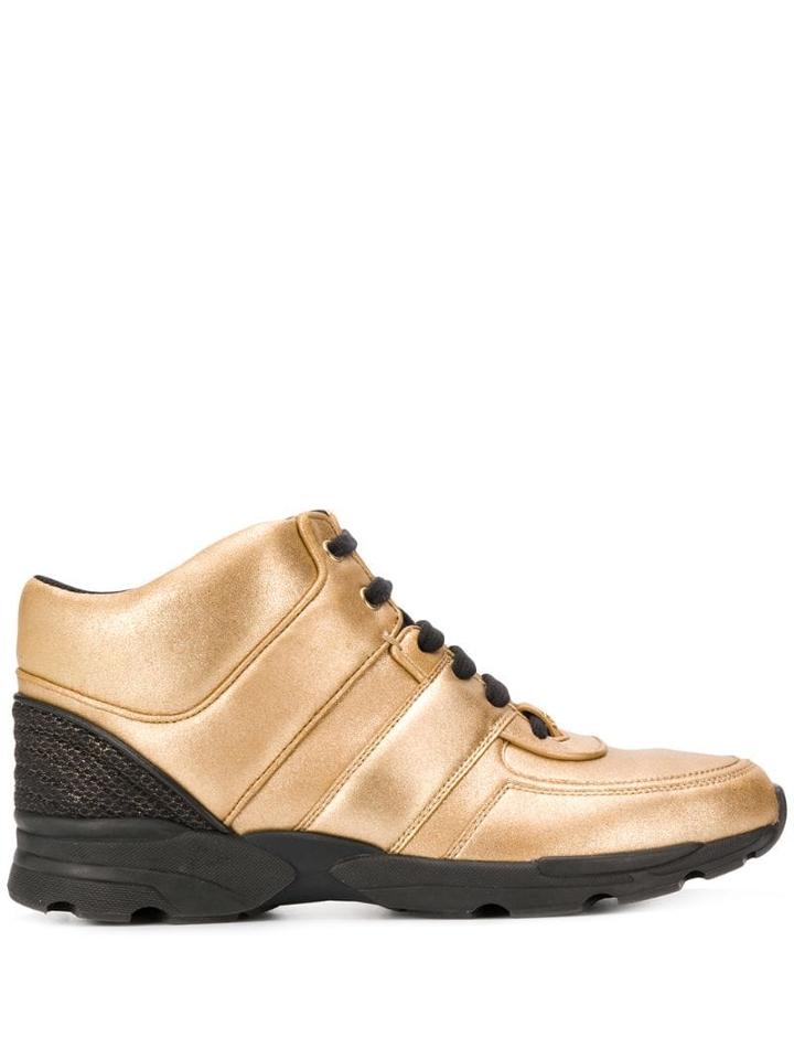 Chanel Pre-owned Cc Logo Metallic Sheen Sneakers - Gold